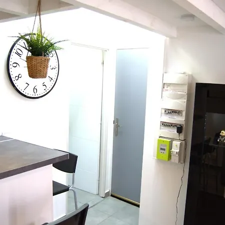Apartment Duplex Sur Le Port De Mandrier - Q01 *